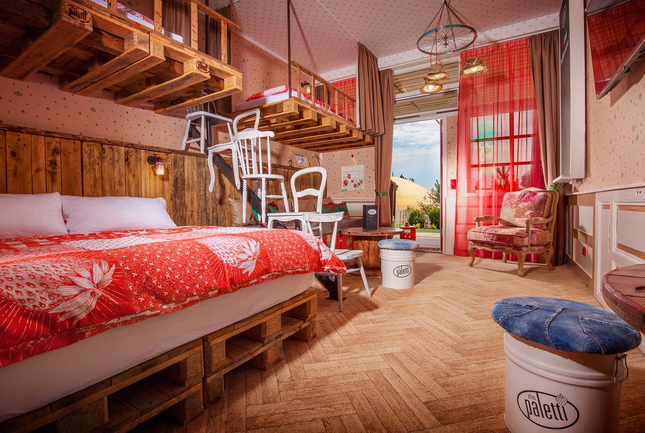 Karls Hotel ALLES PALETTI Rovershagen Exteriör bild